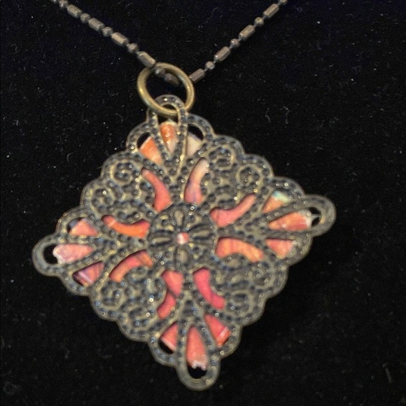 Elegant Lightweight Multicolor Pendant Necklace made out of paper - Picture 3 of 6